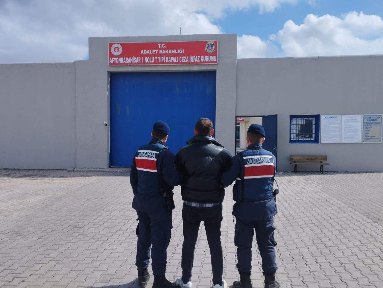 Afyonkarahisar’da 5 Yıl Hapis Cezasıyla Aranan Şahıs Yakalandı - Sayfa 1