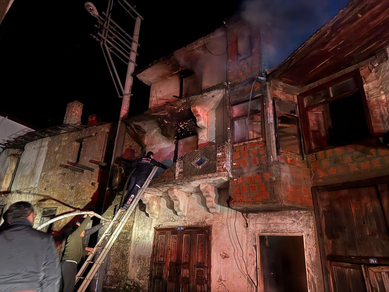 Fethiye’de Korkutan Yangın! İki Katlı Ev Küle Döndü - Sayfa 2