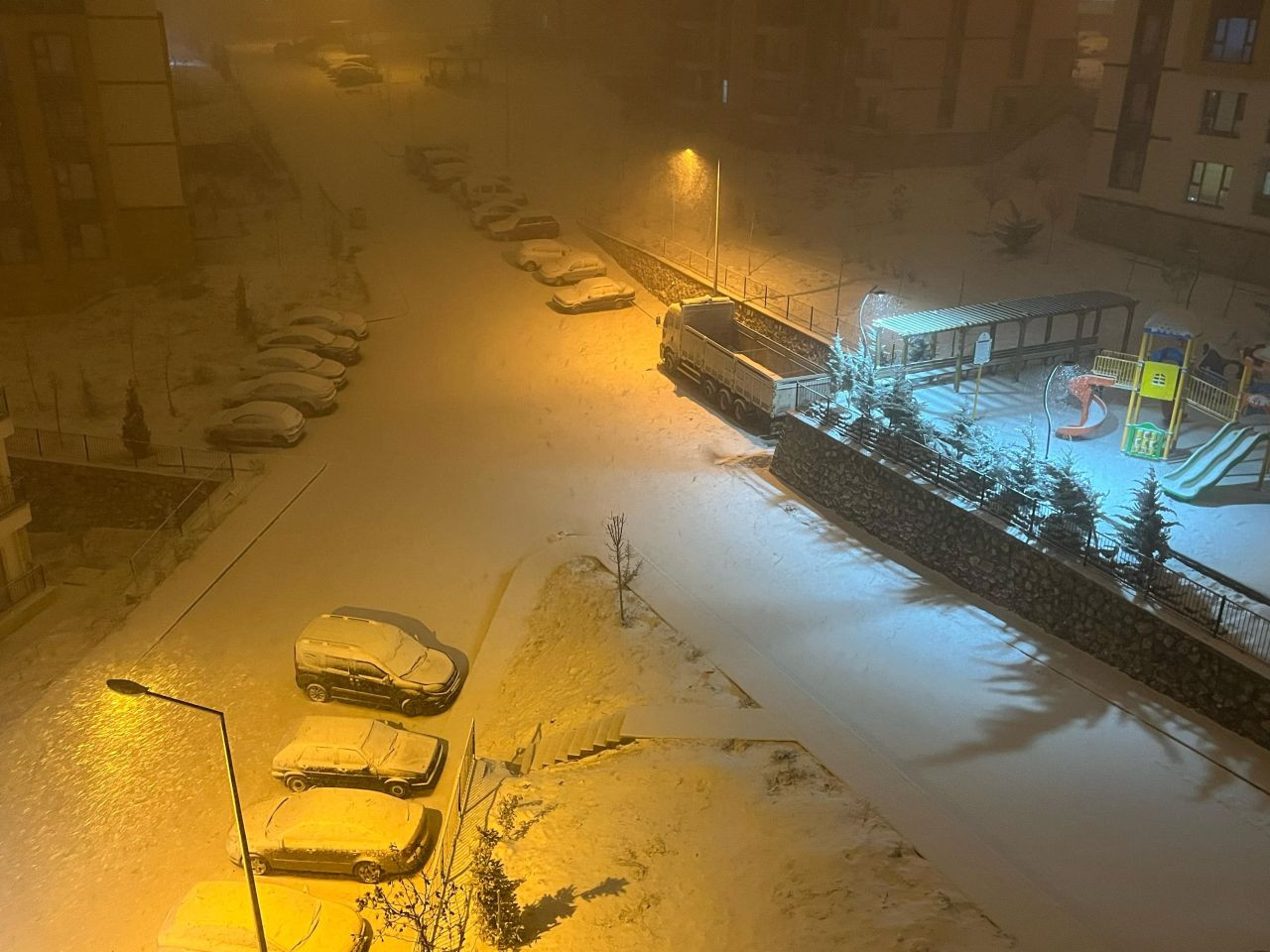Elazığ’da Yoğun Kar Yağışı! 3 İlçede Eğitime Ara Verildi - Sayfa 1