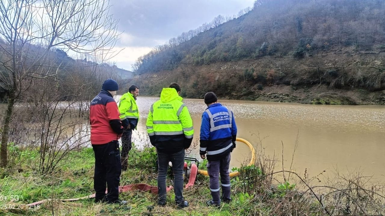 Serdivan Çubuklu Mahallesi'nde Gölet Taşkınlığı Önledi