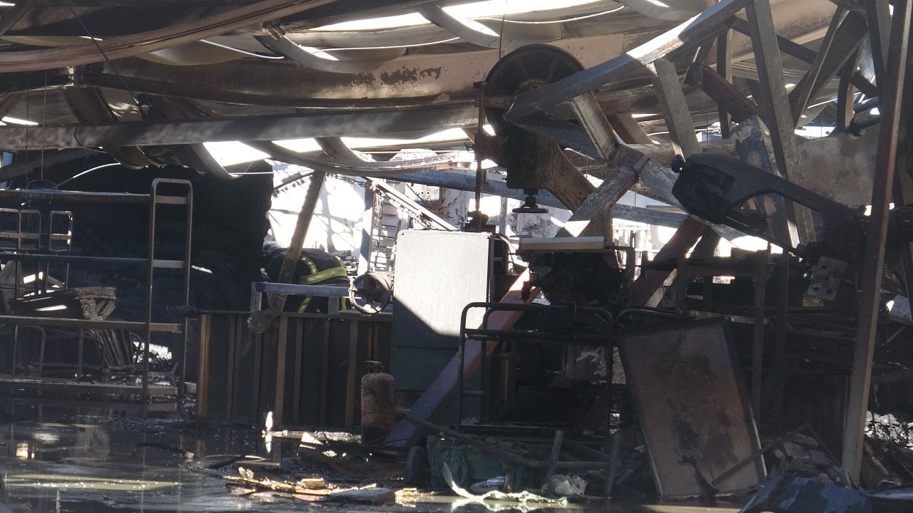 Depo yangını 6 saatte söndürüldü, zararın büyüklüğü gündüz ortaya çıktı - Sayfa 2