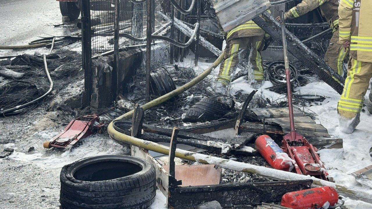 İstanbul Başakşehir’de Lastik Dükkanı Alev Alev Yandı! - Sayfa 4