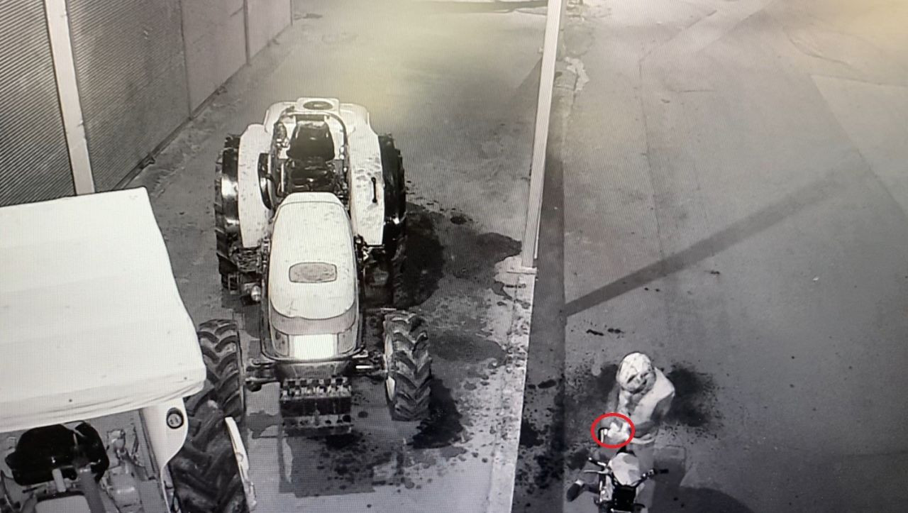 Kimliği Belirsiz Şahıs, Benzinle Traktörü Yakarken Kendini De Yaktı! - Sayfa 4