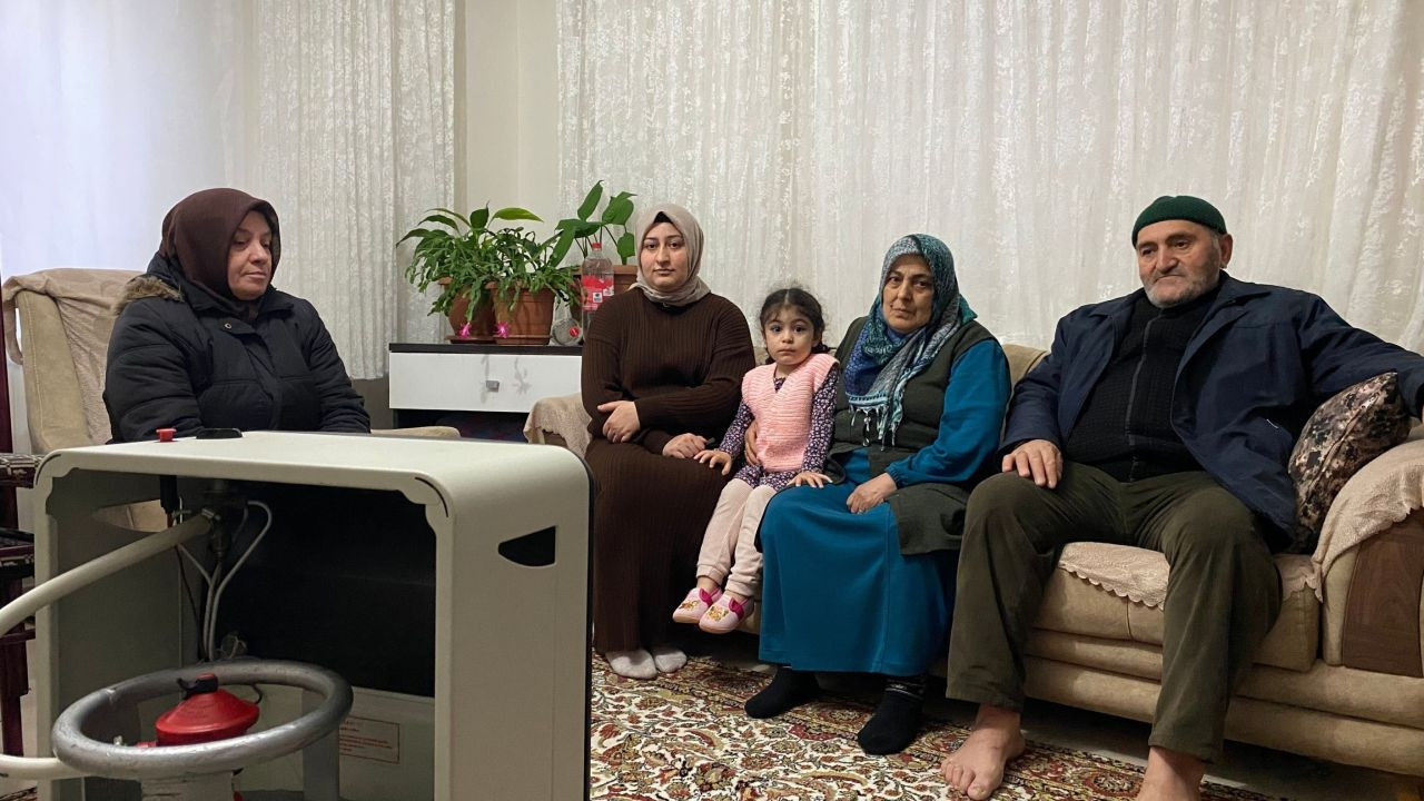 Kış Ortasında Büyük Mağduriyet: Isınmak İçin Komşuya Gidiyorlar - Sayfa 1