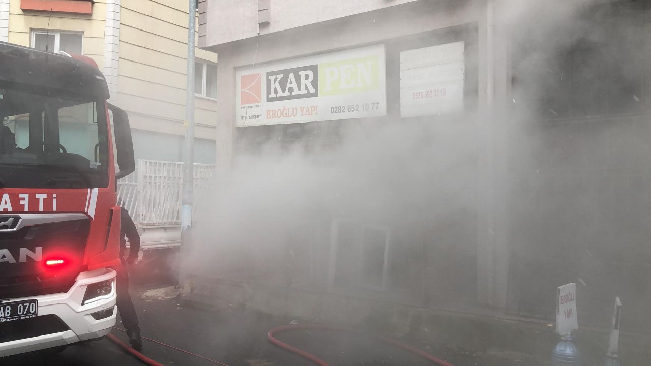 Çorlu’da PVC Atölyesinde Yangın! Binada Panik Yaşandı - Sayfa 2