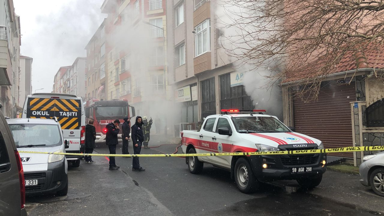 Çorlu’da PVC Atölyesinde Yangın! Binada Panik Yaşandı - Sayfa 1