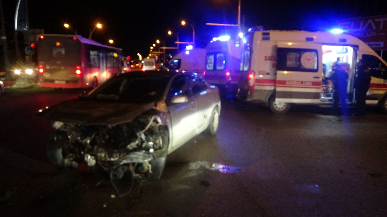 Malatya’da Korkutan Kaza! İki Araç Çarpıştı, 5 Yaralı - Sayfa 2