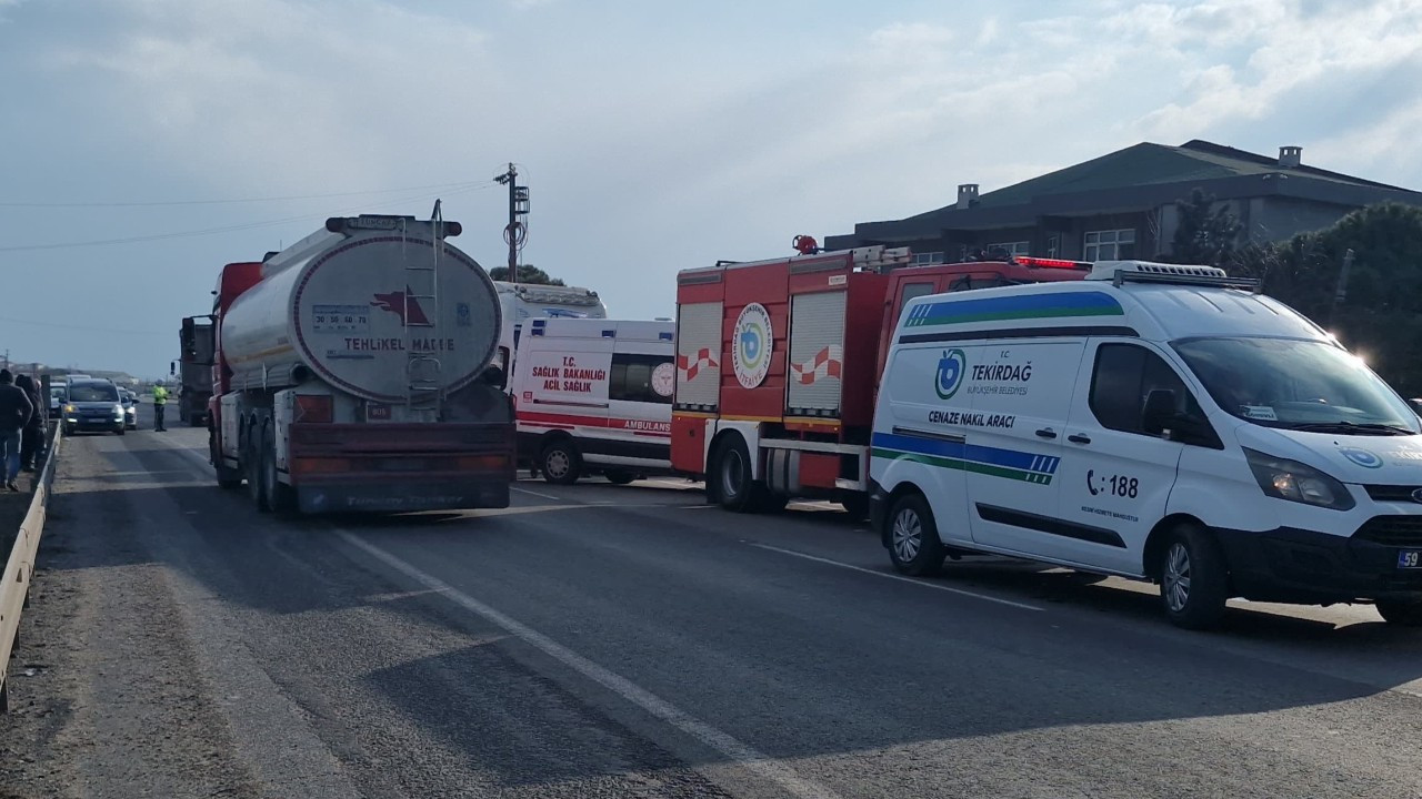 Tekirdağ’da Feci Kaza! Tır ile Otomobil Çarpıştı: 1 Ölü, 2 Yaralı