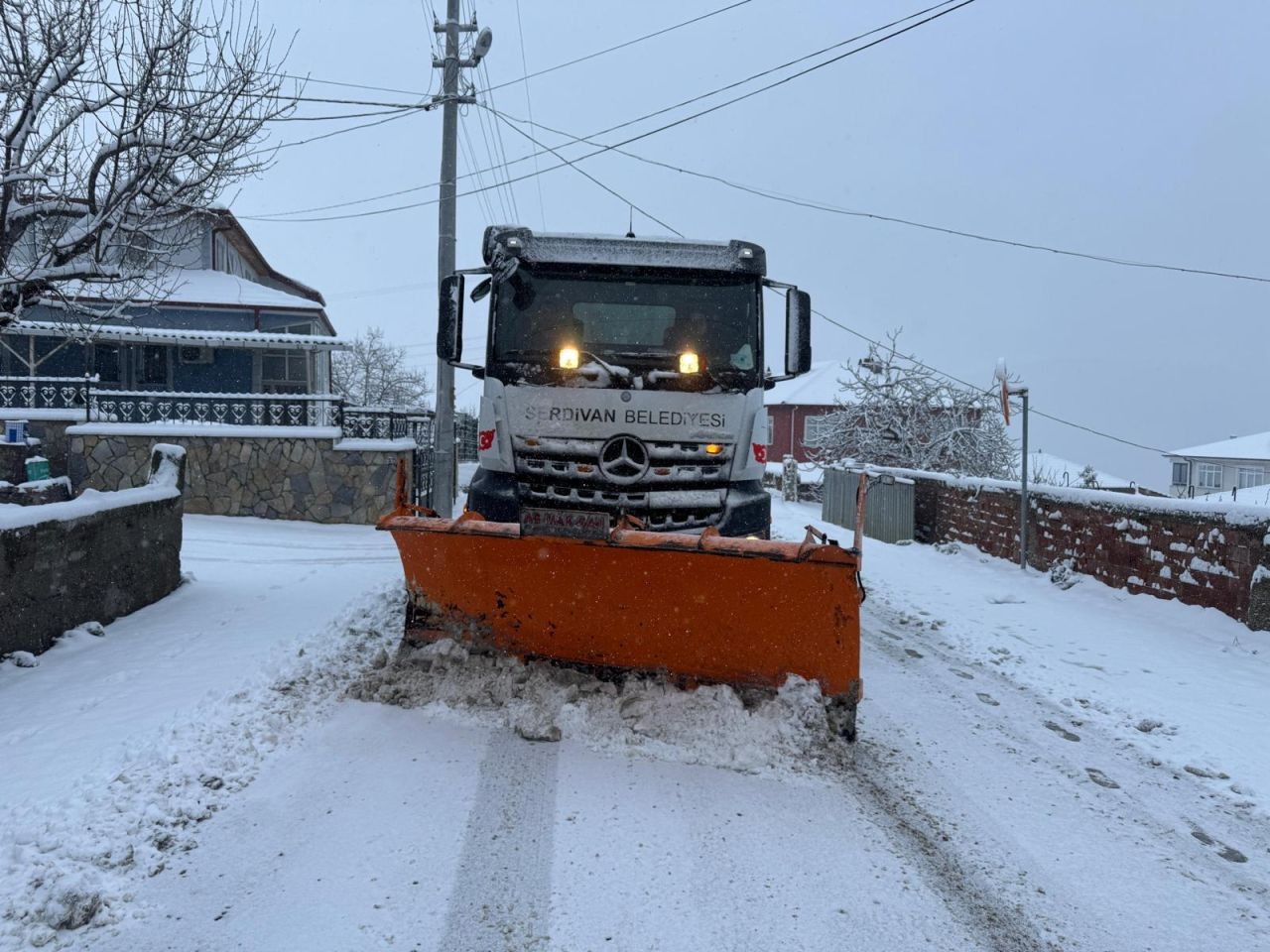 Serdivan Belediyesi’nden Karla Mücadele Çalışmaları - Sayfa 6