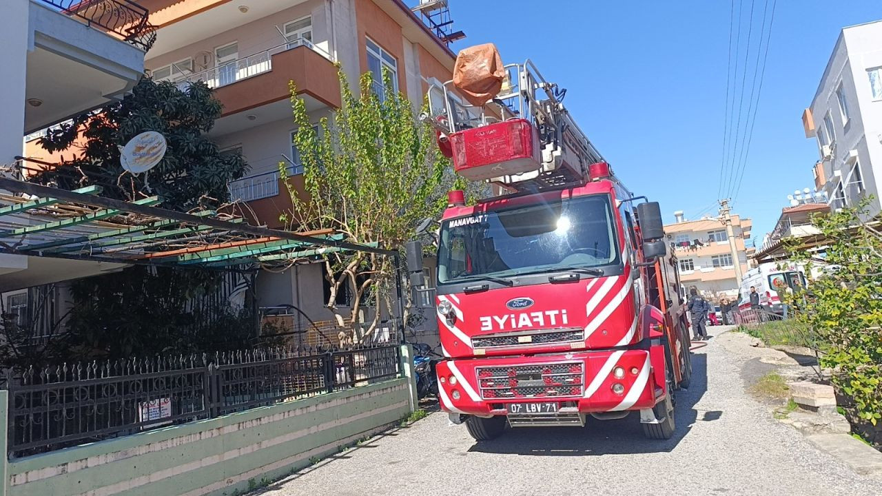 Antalya'da Korkutan Ev Yangını: Karı-Koca Çatıdan Kurtarıldı! - Sayfa 8