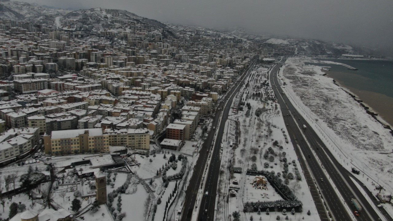 Trabzon Şehir Merkezi Beyaz Gelinliğini Giydi