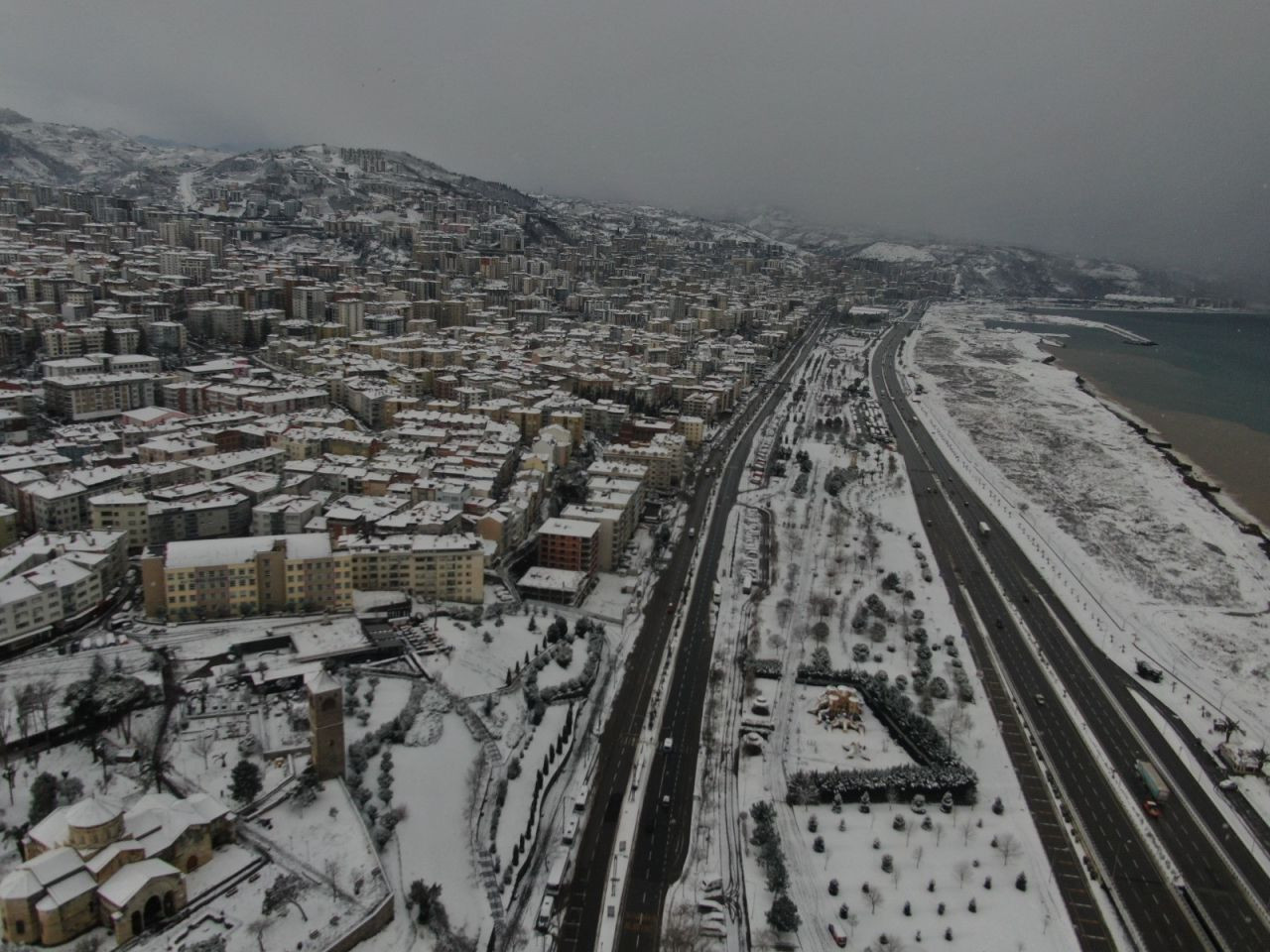 Trabzon Şehir Merkezi Beyaz Gelinliğini Giydi - Sayfa 7
