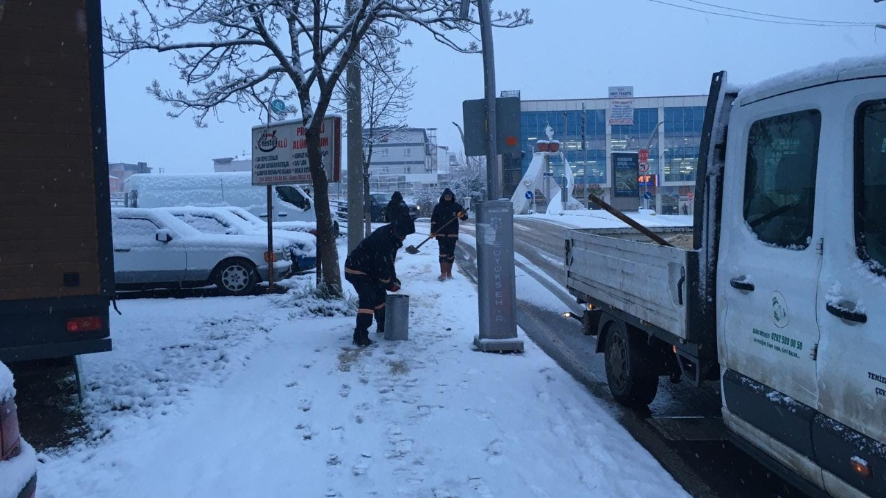 Kocaeli Körfez'de Kar Mesaisi