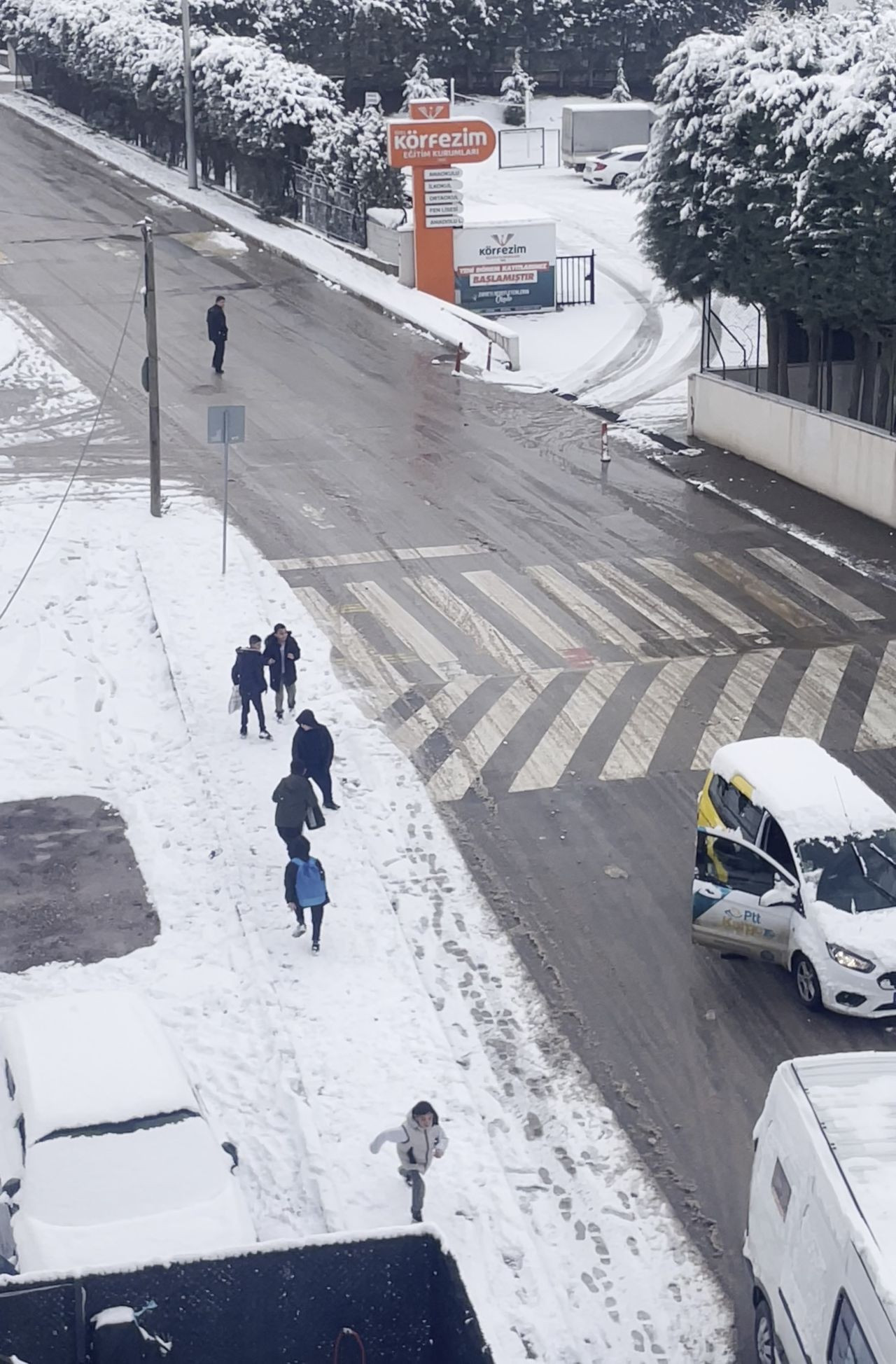 Çocuklar Araçlara Kar Topu Attı, Yetişkinler Böyle Karşılık Verdi - Sayfa 5