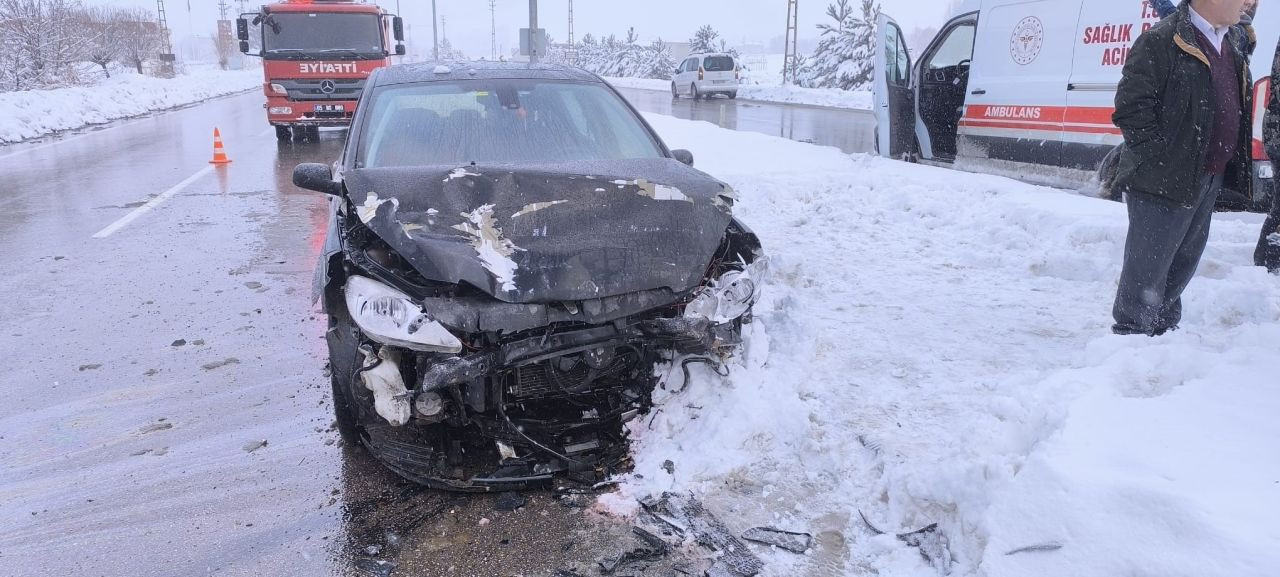 Van Gevaş’ta İki Otomobil Çarpıştı: 2 Yaralı - Sayfa 3