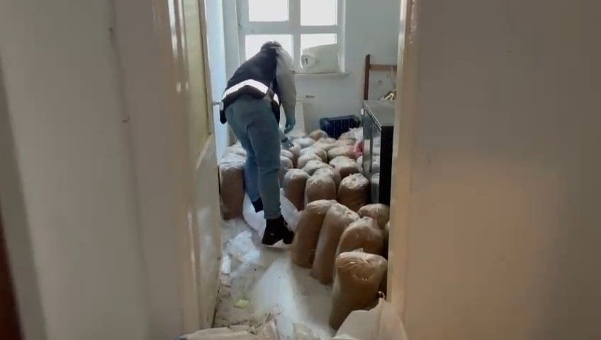 Samsun’da Kaçak Tütün Operasyonu! 177 Bin Makaron ve 350 Kilo Tütün Ele Geçirildi - Sayfa 3