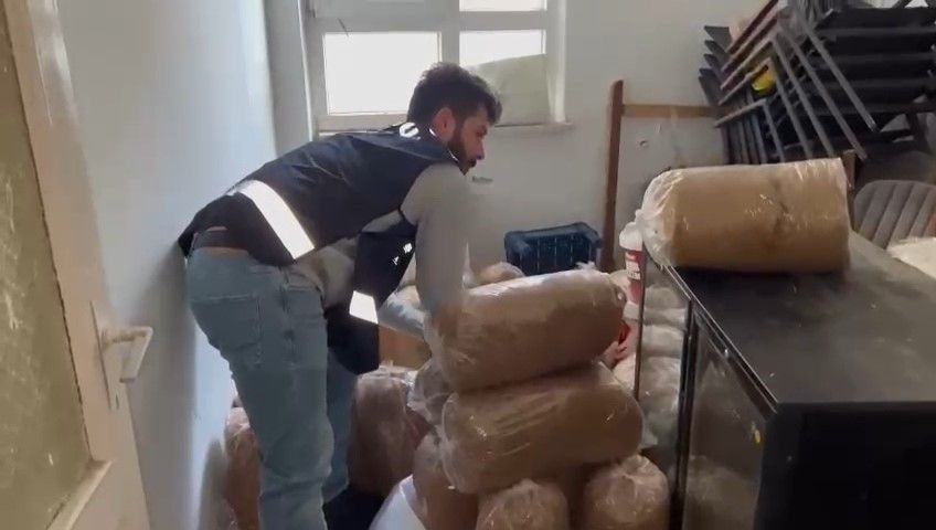 Samsun’da Kaçak Tütün Operasyonu! 177 Bin Makaron ve 350 Kilo Tütün Ele Geçirildi - Sayfa 1