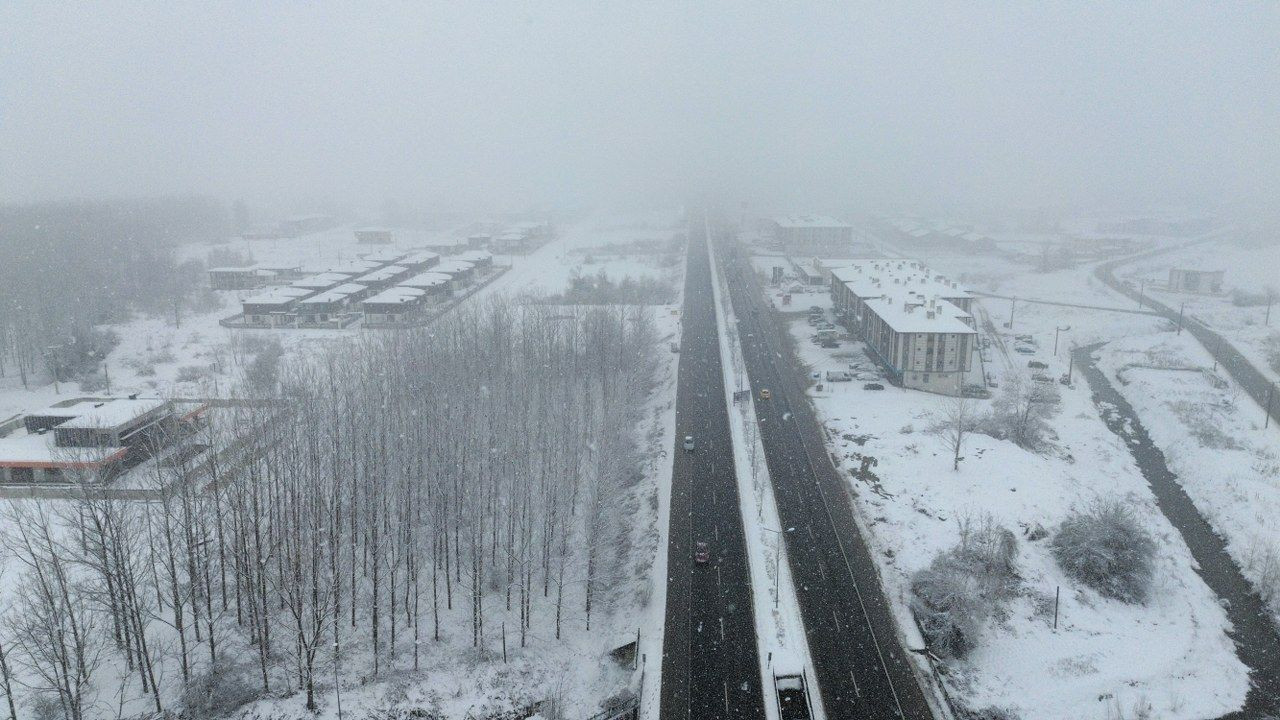 Düzce'de Yoğun Kar Yağışı Esnafı Vurdu - Sayfa 4
