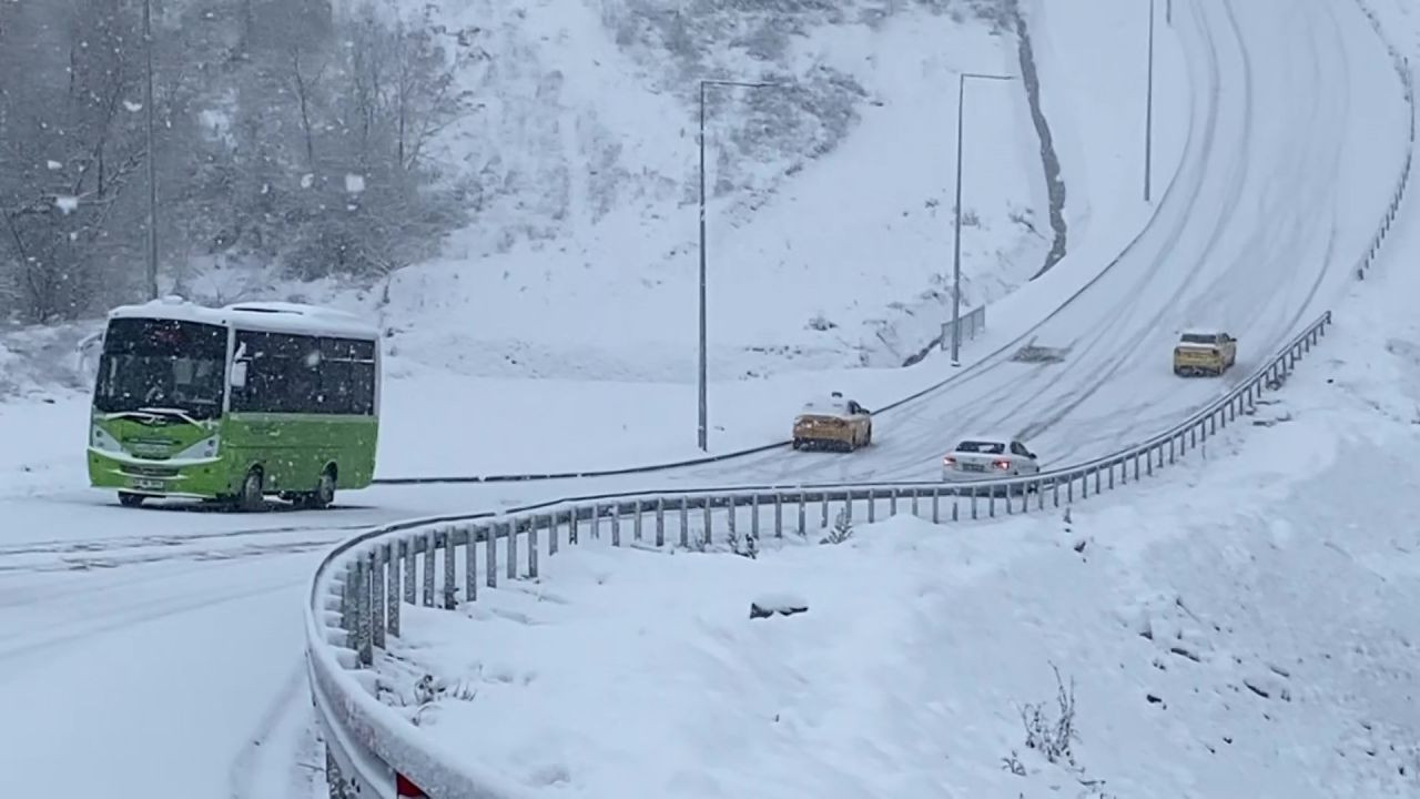 Kocaeli'de Yolda Kalan Araçları Vatandaşlar İterek Kurtardı - Sayfa 2