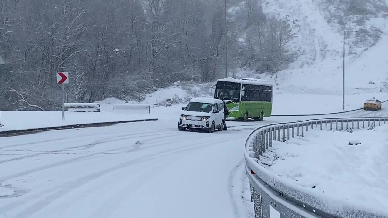 Kocaeli'de Yolda Kalan Araçları Vatandaşlar İterek Kurtardı - Sayfa 5