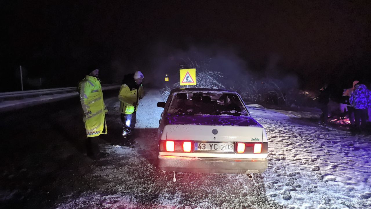 Bursa'da Ana Arterlerdeki Yoğun Kar Kazalara Sebep Oluyor - Sayfa 2