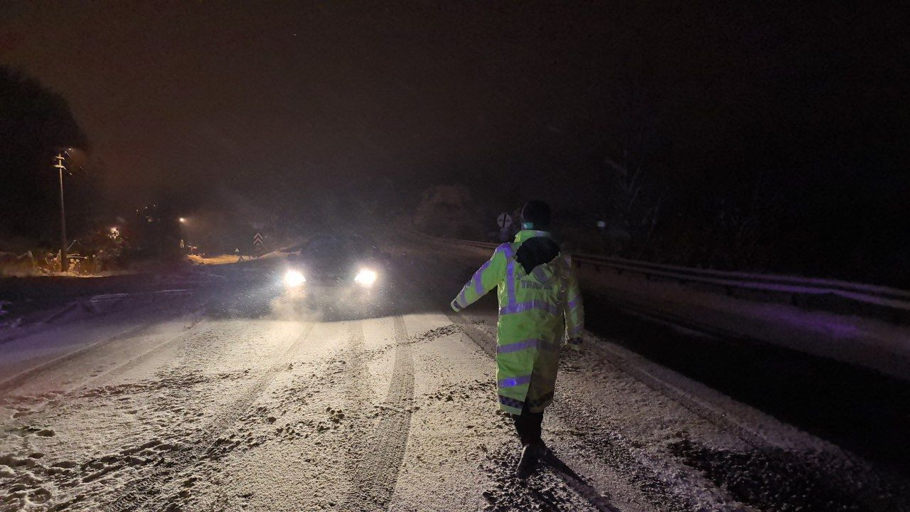 Bursa'da Ana Arterlerdeki Yoğun Kar Kazalara Sebep Oluyor - Sayfa 7