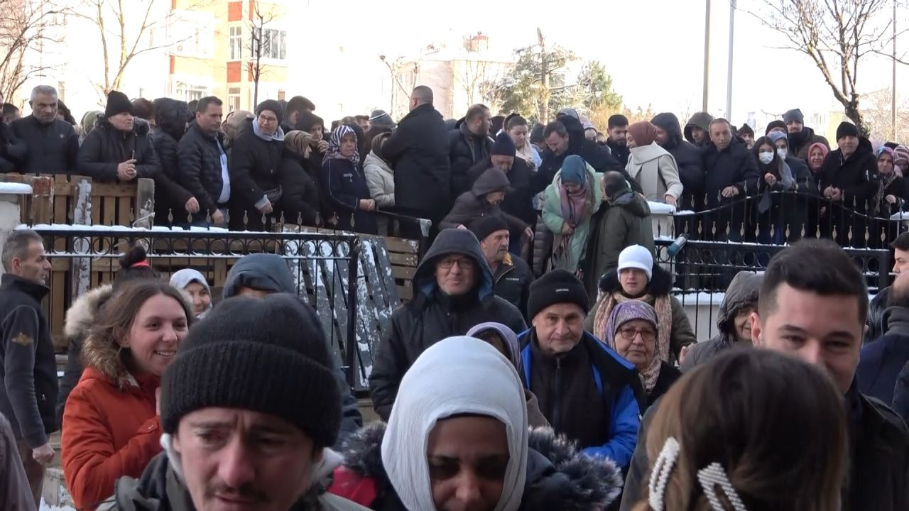 Bursa'da Eksi 3 Derecede Ucuz Alışveriş Çılgınlığı - Sayfa 1