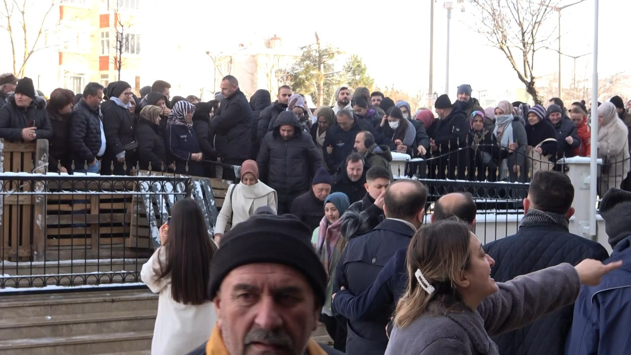 Bursa'da Eksi 3 Derecede Ucuz Alışveriş Çılgınlığı