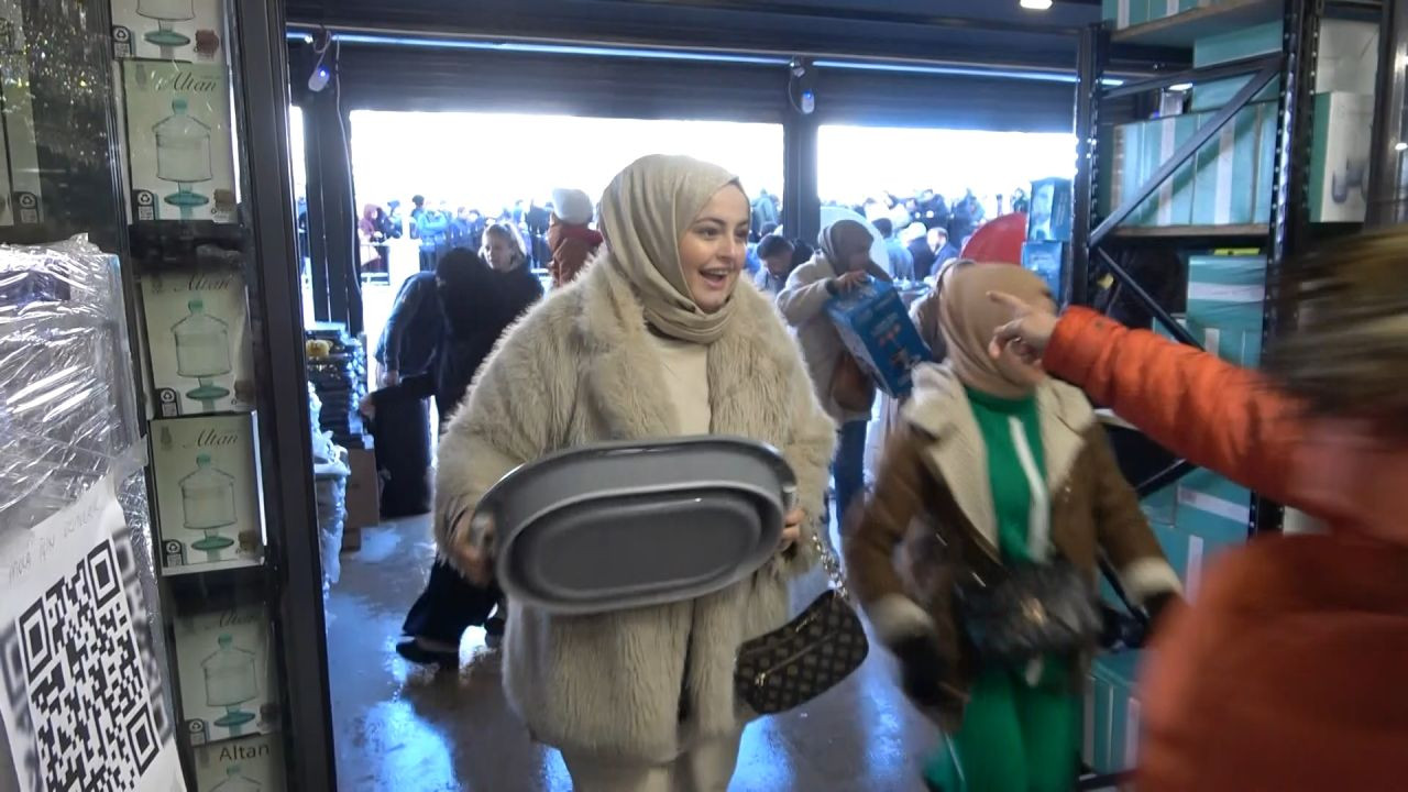 Bursa'da Eksi 3 Derecede Ucuz Alışveriş Çılgınlığı - Sayfa 4