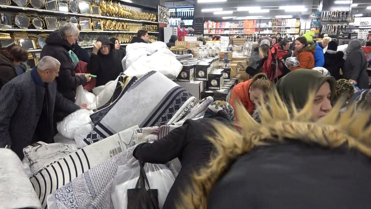 Bursa'da Eksi 3 Derecede Ucuz Alışveriş Çılgınlığı - Sayfa 6