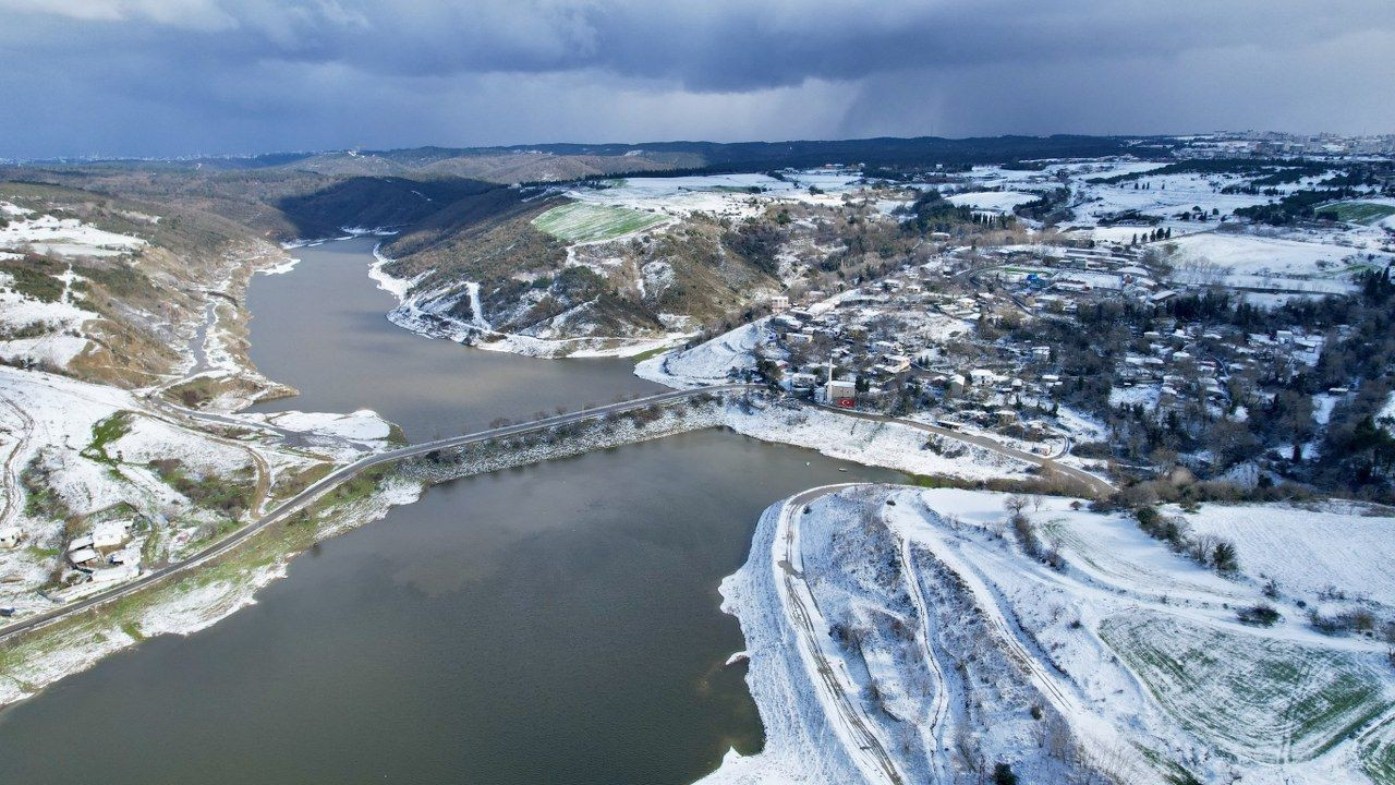 İstanbul’da Doğanın Beyaz Örtüyle Muhteşem Uyumu Havadan Görüntülendi - Sayfa 1