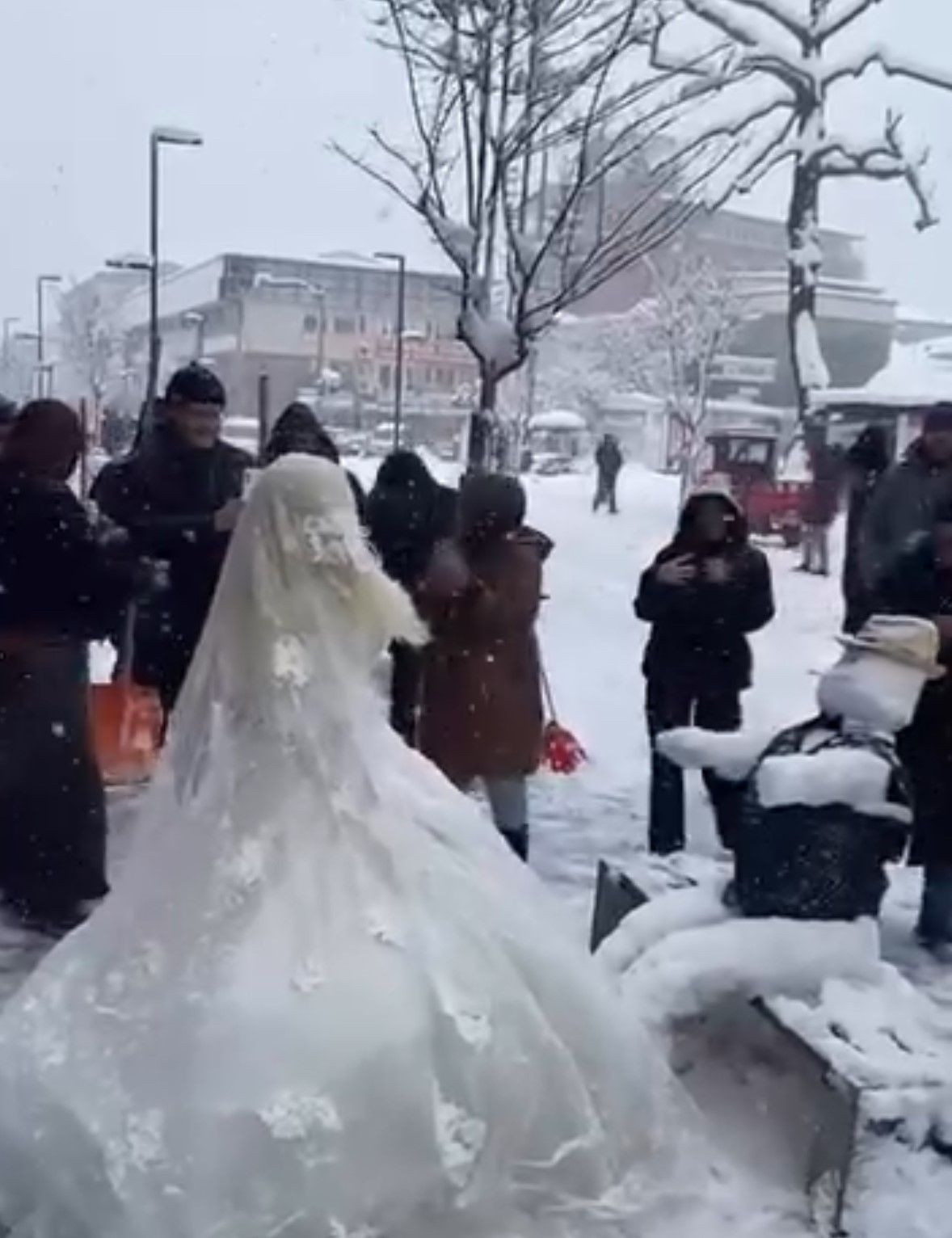 Düzce'de Kardan Gelin İle Damat Yapıp Altın Taktılar - Sayfa 4