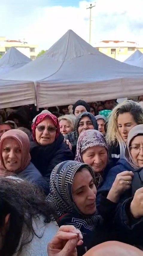 Kocaeli'de İndirim İzdihamı: Soğuğa Ve Kara Aldırış Etmediler - Sayfa 3