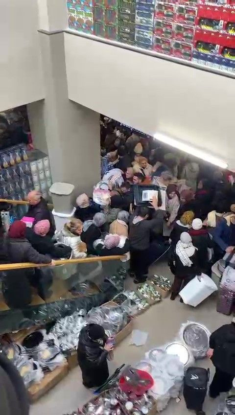 Kocaeli'de İndirim İzdihamı: Soğuğa Ve Kara Aldırış Etmediler - Sayfa 8