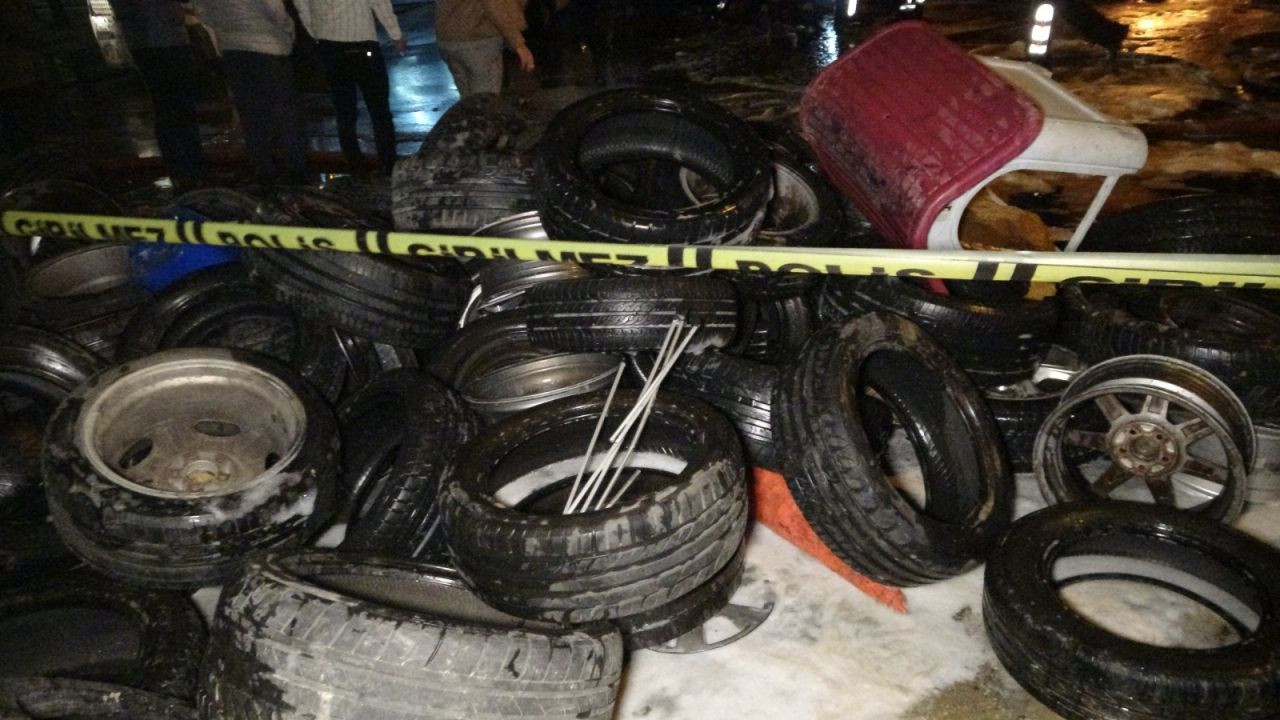 Sanayi Sitesinde Korkutan Yangın Ekiplerin 3 Saatlik Müdahalesi İle Söndürüldü! - Sayfa 7