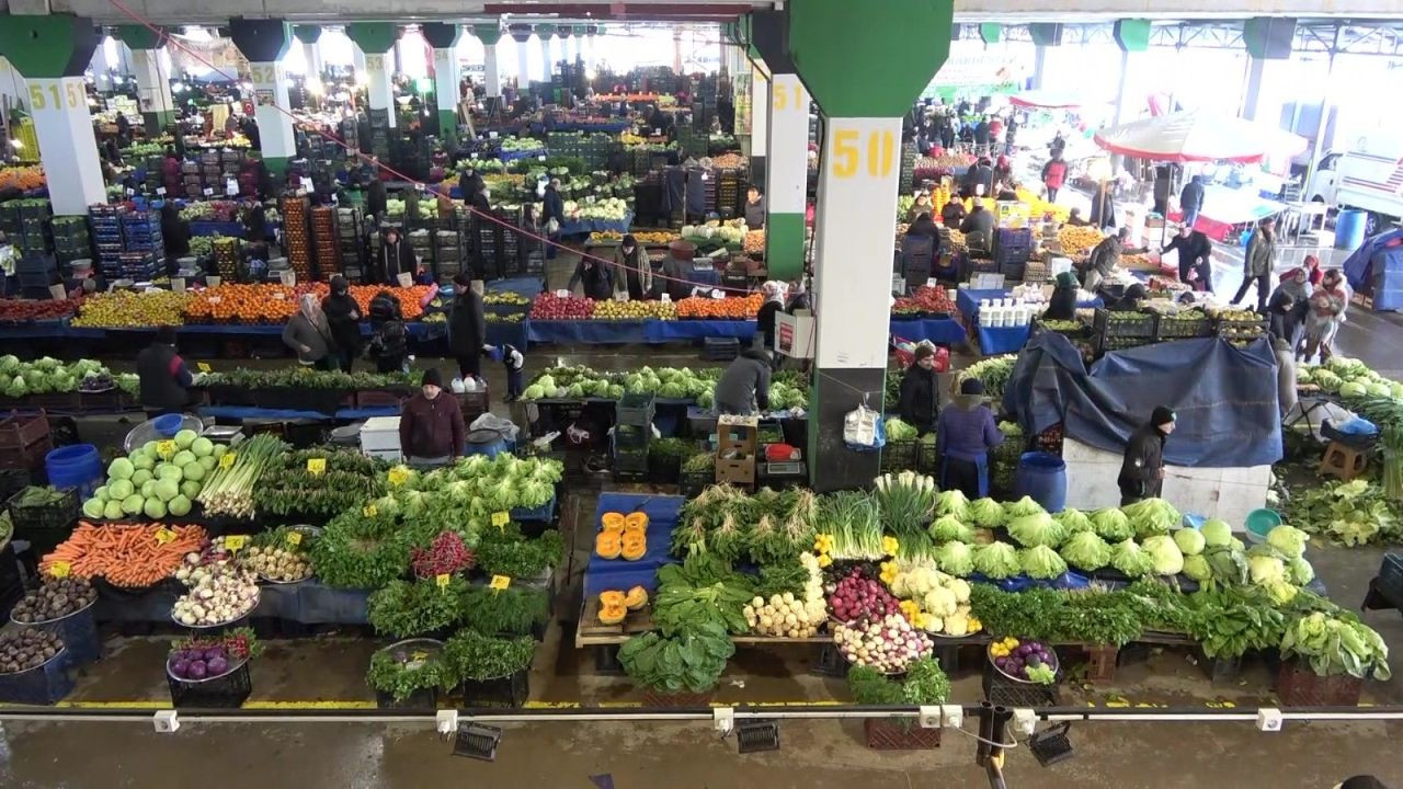 Soğuk Havada Vatandaşların Pazar Tezgahlarında Sağlıklı Tercihleri - Sayfa 4