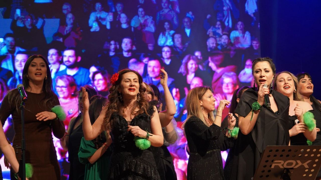 İzmir'de Organ Ve Doku Nakline Dikkat Çeken Anlamlı Konser - Sayfa 1