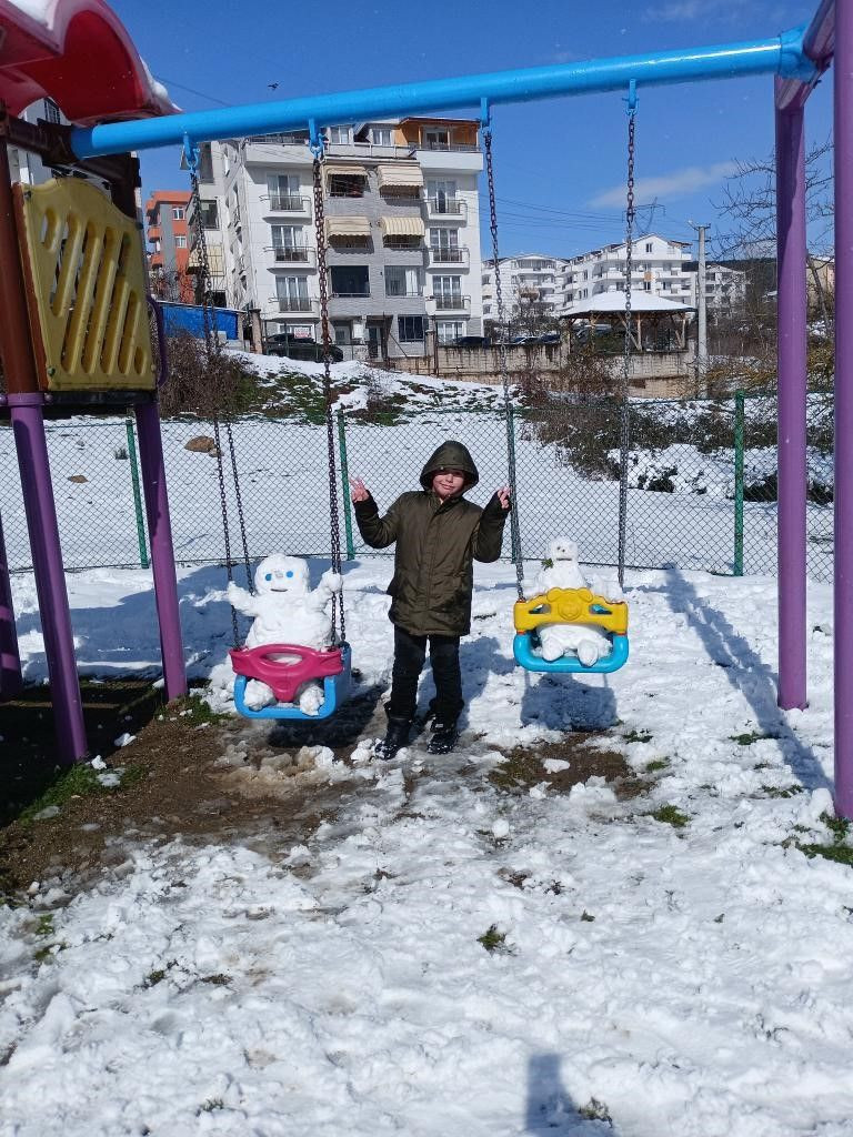 Kar Yağdı, Sokaklar Açık Hava Sergisine Döndü - Sayfa 7