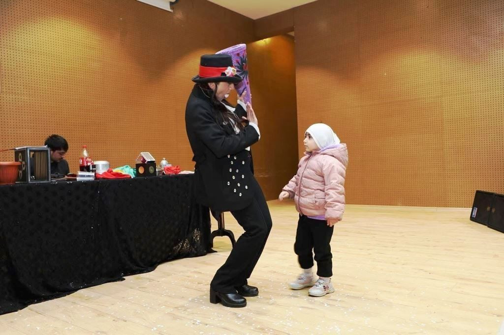 Kocaeli Dilovası'nda Çocuklar İllüzyon Gösterisinde Eğlendi - Sayfa 1