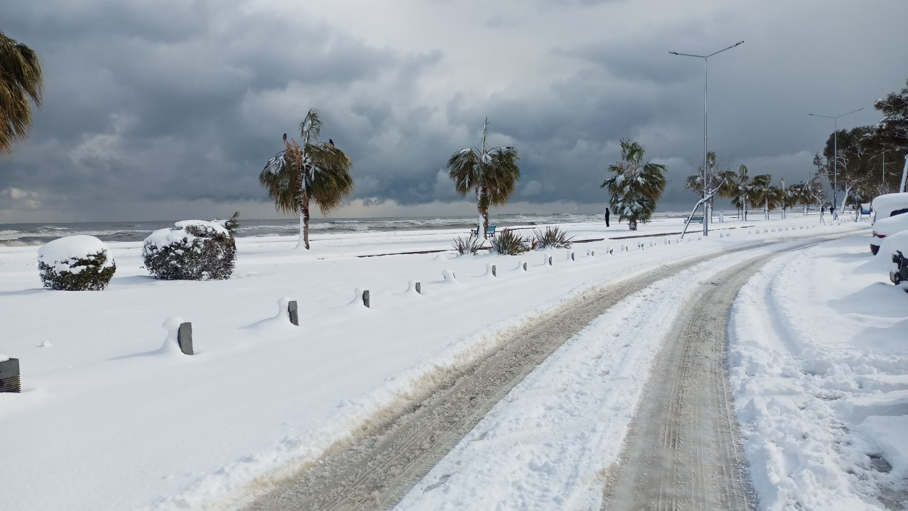 Samsun Valisi Tavlı'dan Kritik Uyarı: “Zorunlu Olmadıkça Trafiğe Çıkmayın”