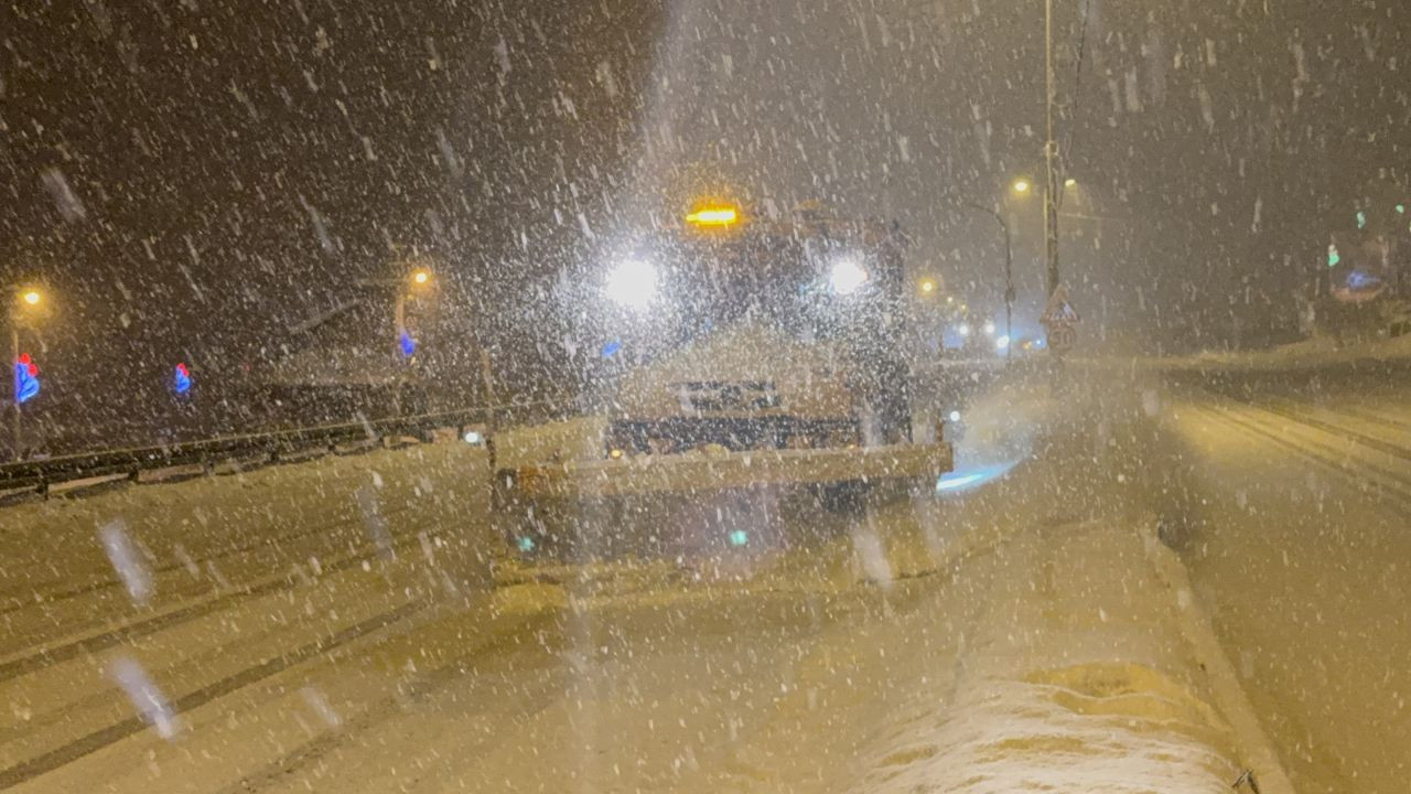 Bolu Dağı’nda Yoğun Kar! Büyük Araçların Geçişine Kısıtlama - Sayfa 1