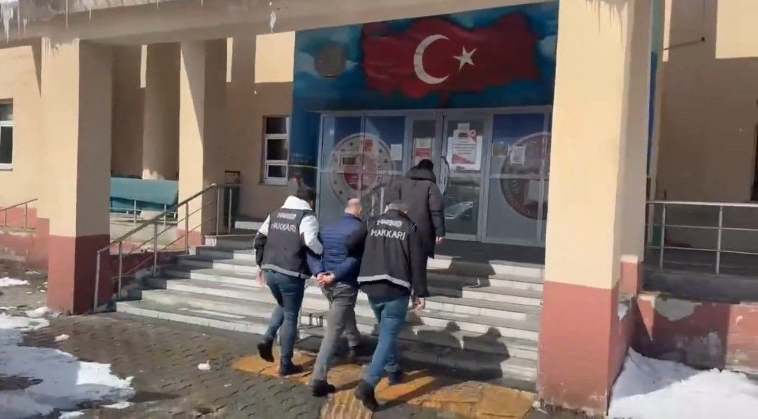Hakkari’de Kargo Operasyonu: 102 Kilo Metamfetamin Ele Geçirildi - Sayfa 1