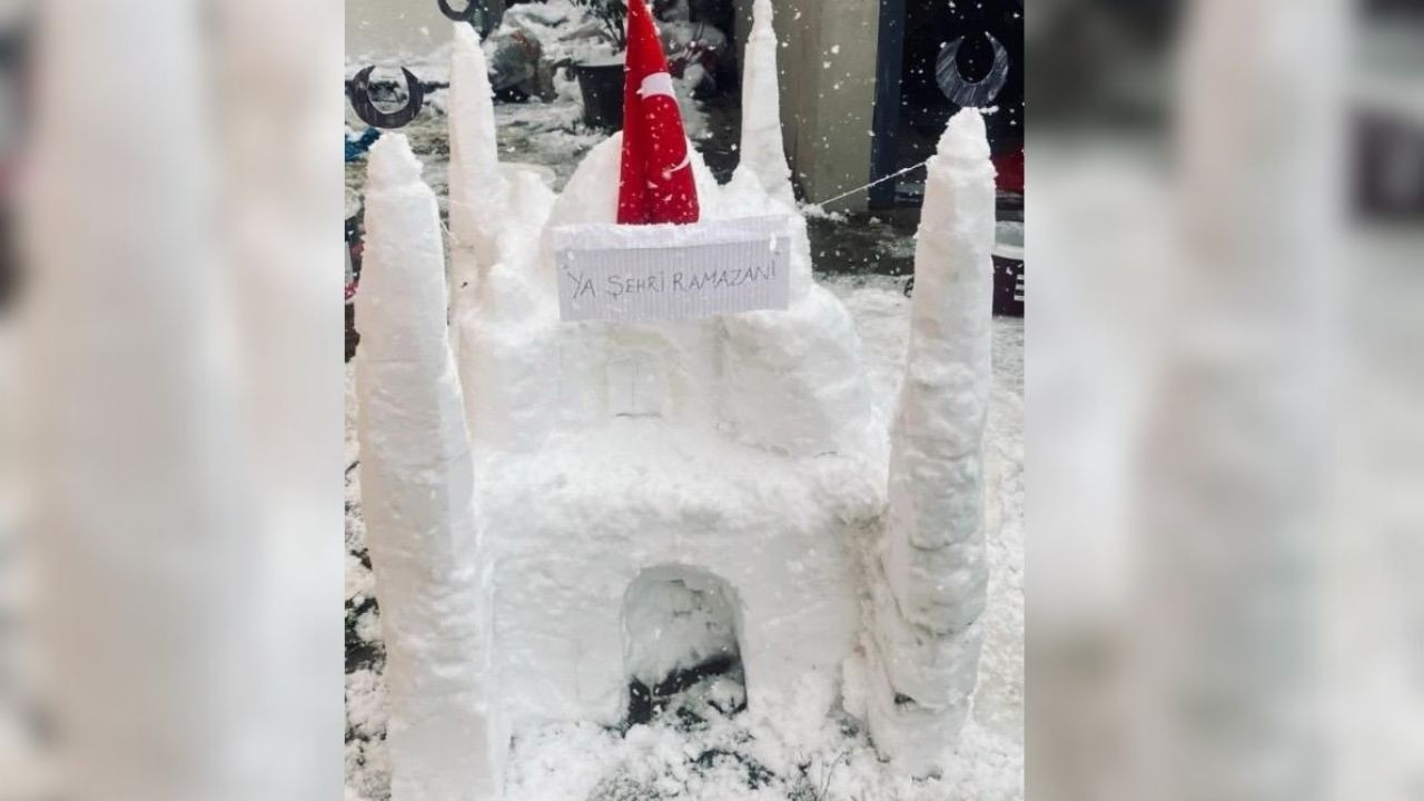 Kar Yağdı, Sokaklar Açık Hava Sergisine Döndü