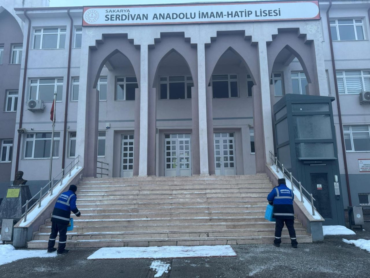 Serdivan’da Okul Yollarında Güvenlik Önlemi: Tuzlama Çalışmaları Devam Ediyor - Sayfa 5