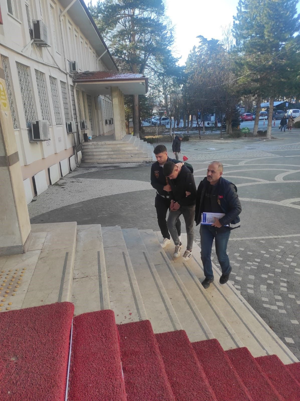 Akşehir’de Polis Denetimleri: 7 Kişi Cezaevine Gönderildi - Sayfa 1