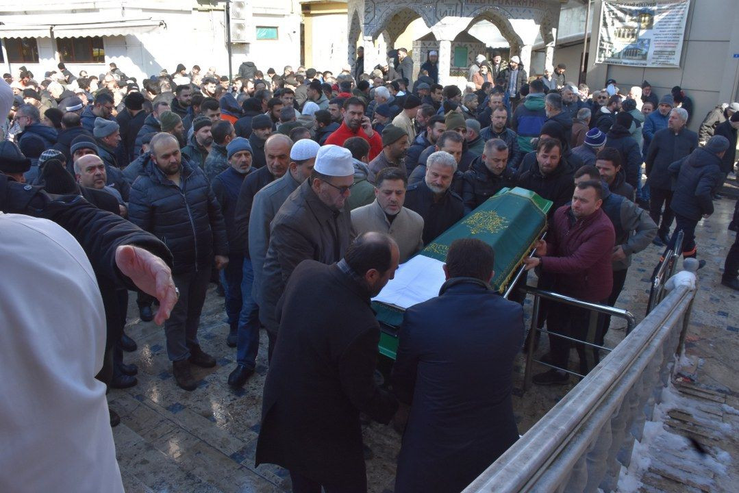 Tırın Altında Kalan Adam Hayatını Kaybetti: Ailesi Gözyaşlarıyla Uğurladı - Sayfa 2