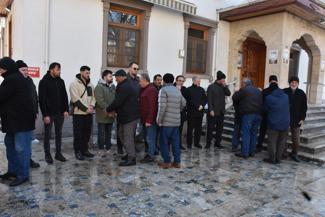 Tırın Altında Kalan Adam Hayatını Kaybetti: Ailesi Gözyaşlarıyla Uğurladı - Sayfa 3