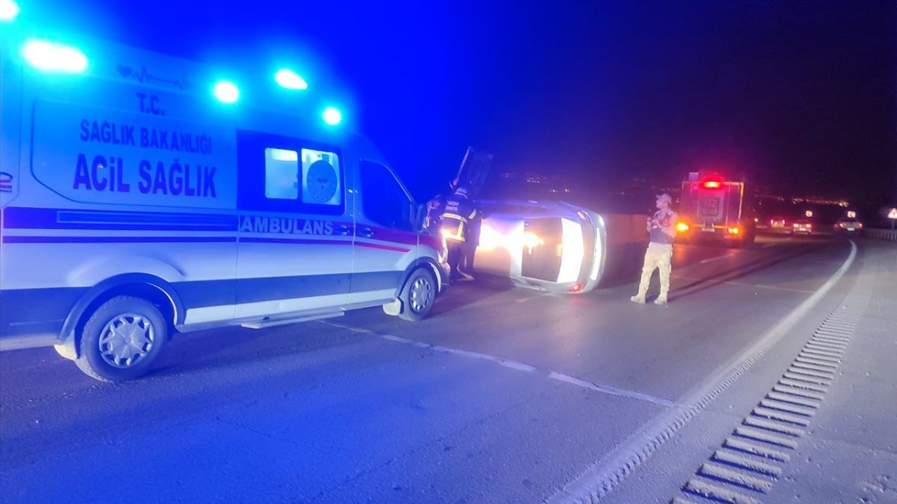 Hatay Belen’de Otomobil Yan Yattı: Sürücü Yaralandı