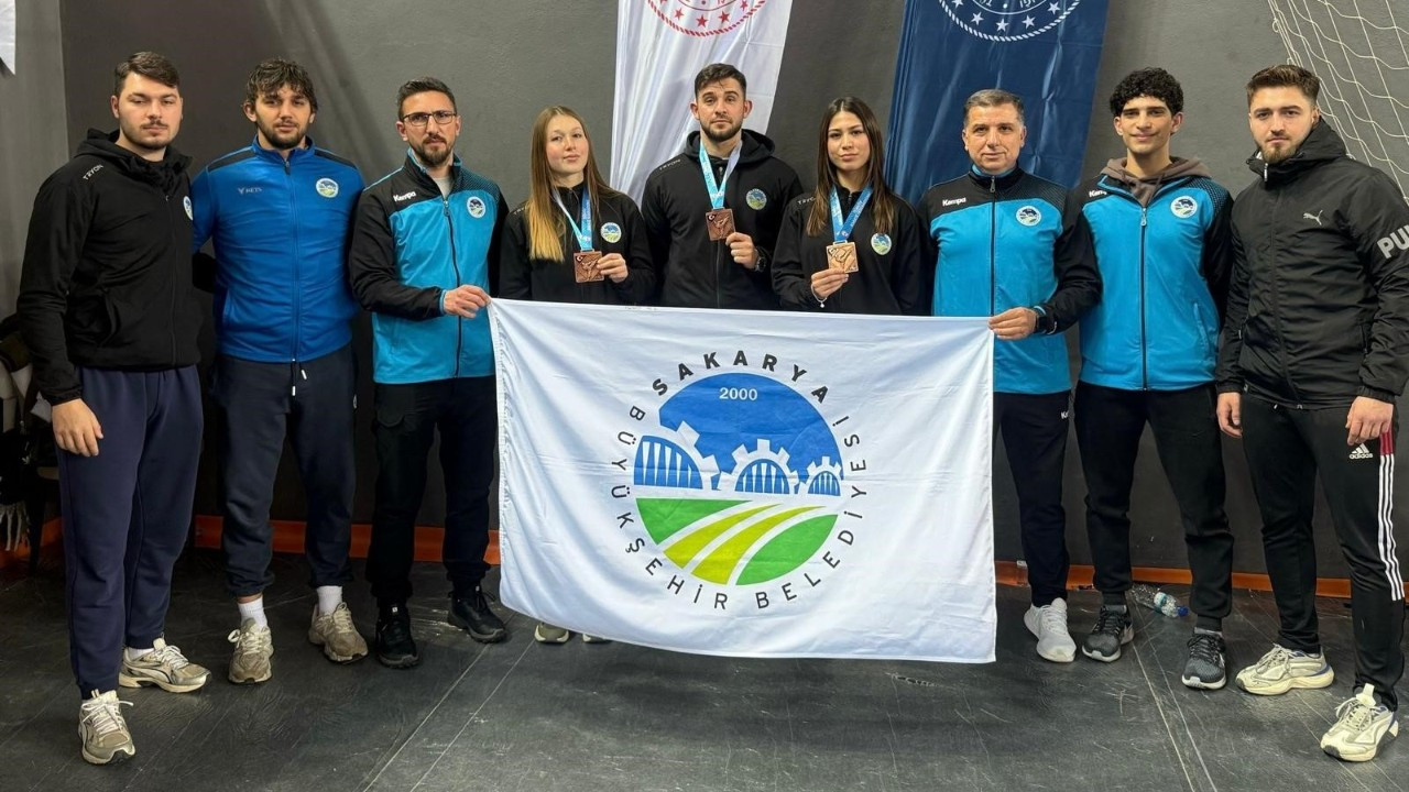 Sakarya Büyükşehir Belediyesi Karatecilerinden Tarihi Başarı: Milli Takım Kapıları Aralandı!