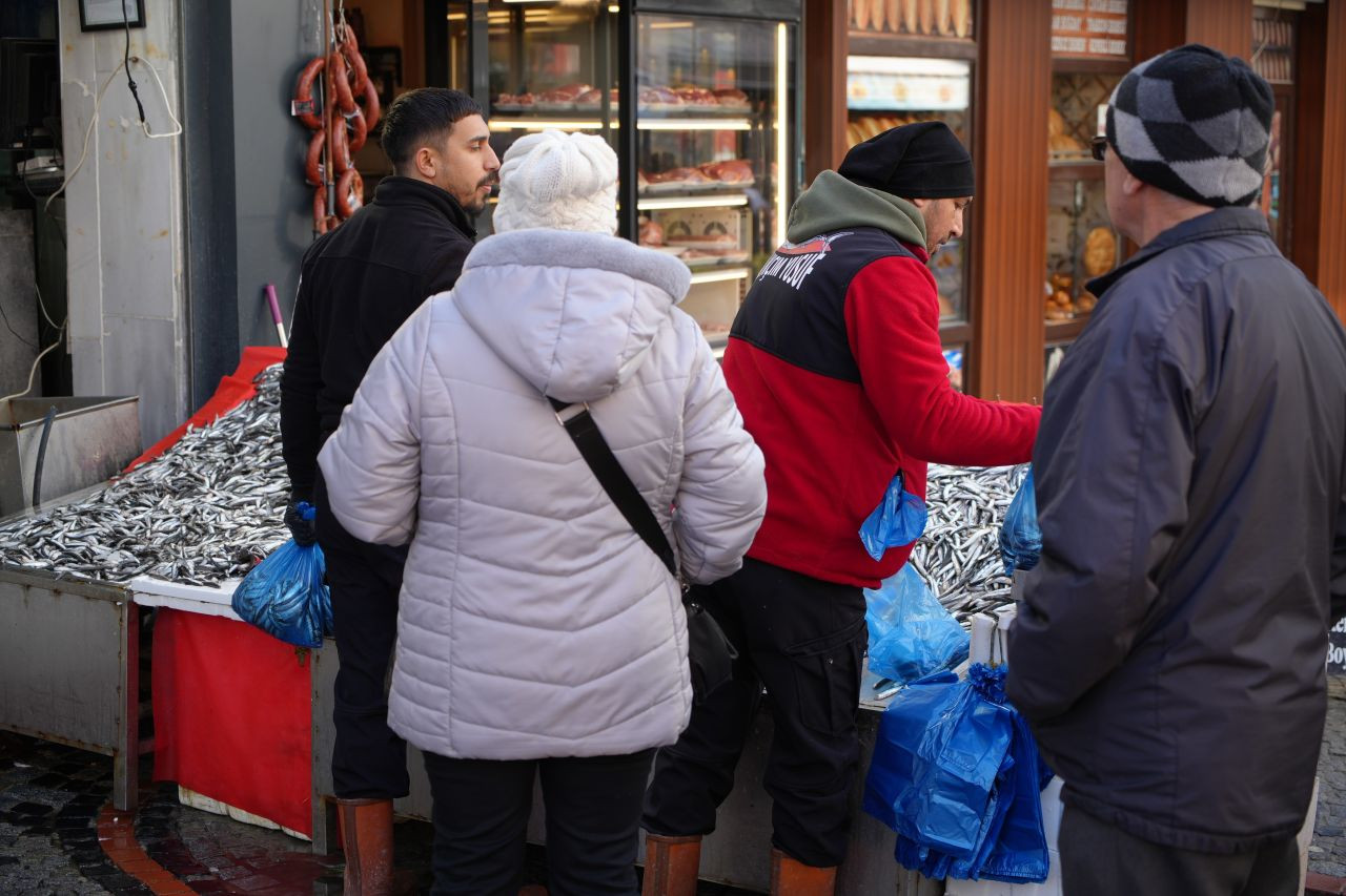 Kilosu 100 Liraya Düştü, Tezgahlar Şenlendi - Sayfa 3